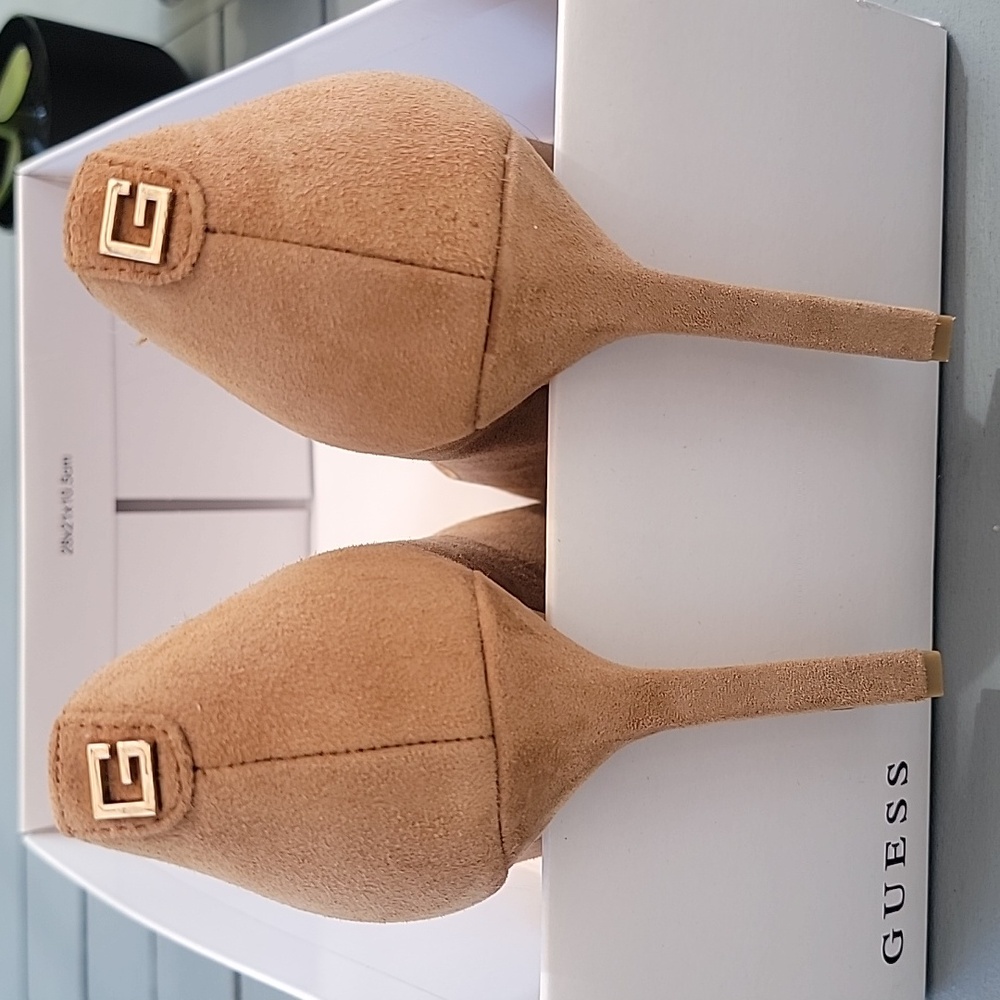 Guess Tan Suede Pumps - Picture 4 of 8